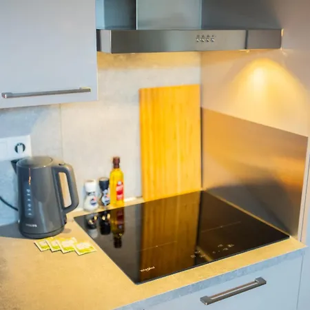 Balanced 3 Bedroom Serviced 68m2 *