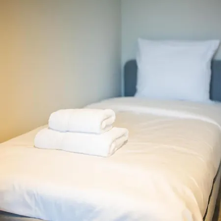 公寓 Balanced 3 Bedroom Serviced 68m2 *