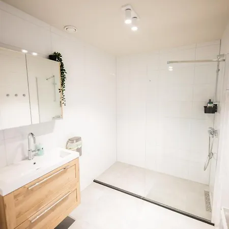 Balanced 3 Bedroom Serviced 68m2